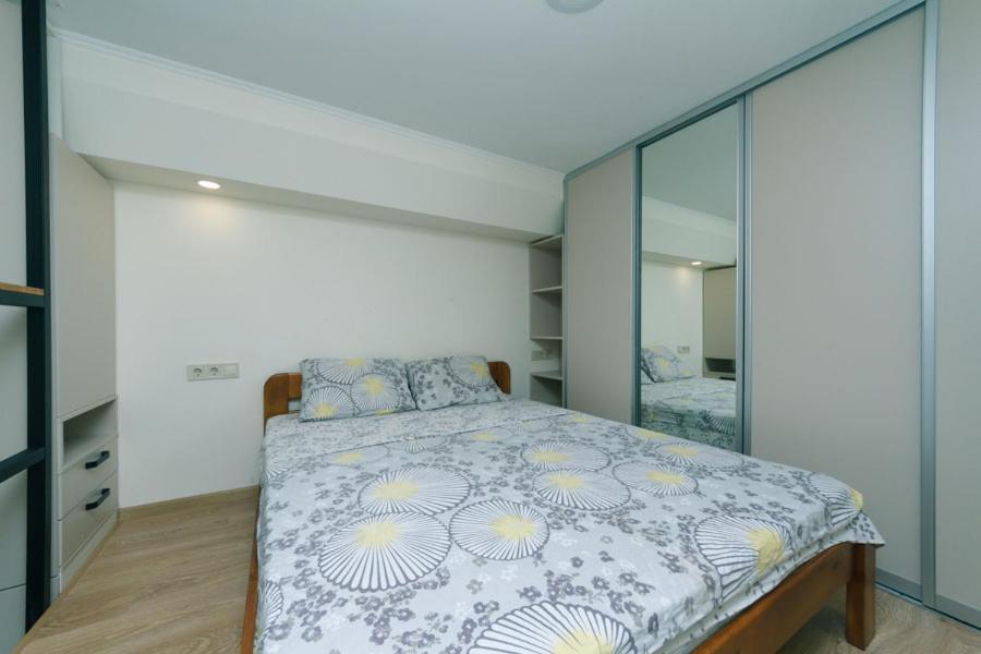 Inn Smarthause Apartments Kiev Bagian luar foto