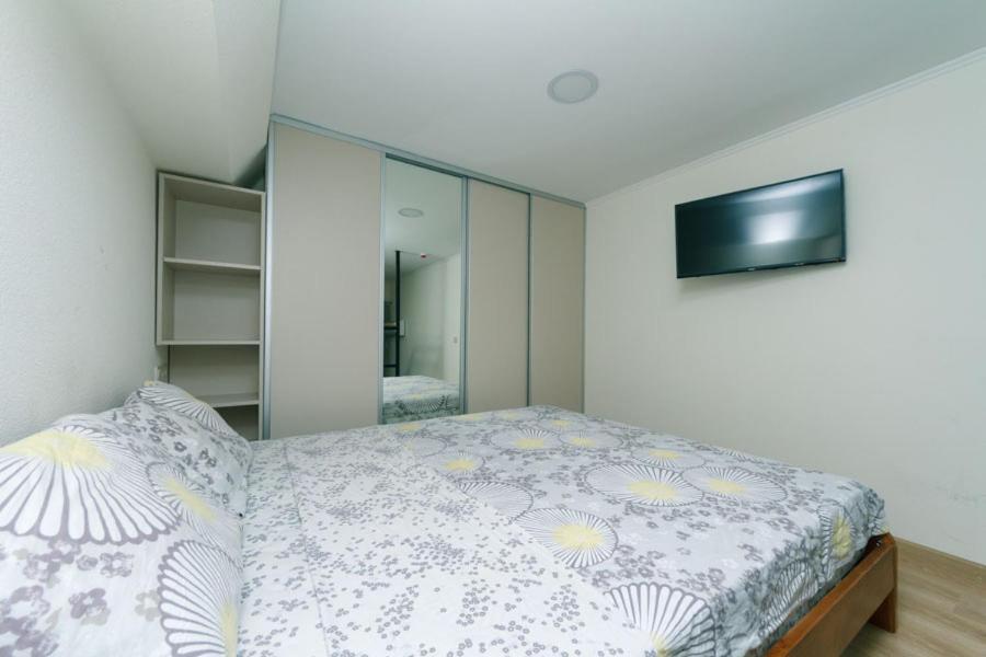 Inn Smarthause Apartments Kiev Bagian luar foto